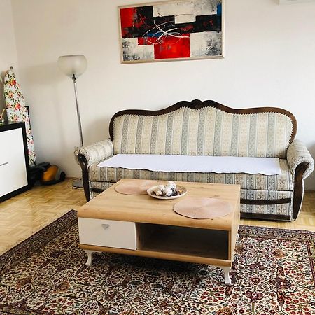 Apartment Etna! Near To Airport Sarajevo Exterior photo